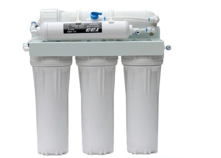 三濾芯傢(jia)用(yong)淨水機(jī).jpg